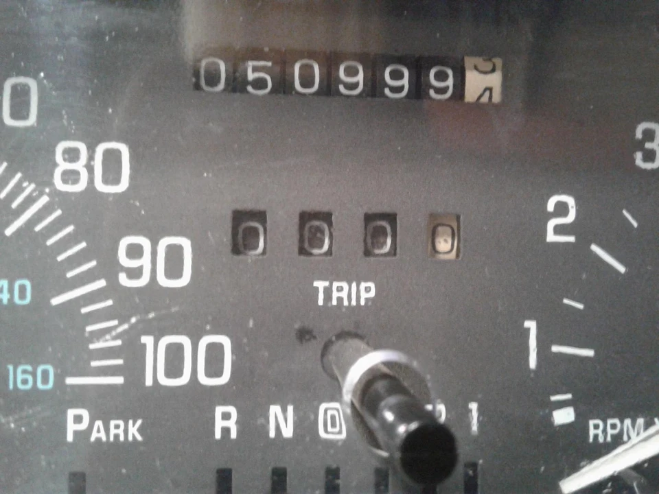 Medidor de velocímetro usado se adapta a: 1995 Buick Park Avenue analógico con tacómetro con aceite pr Foto 4 de 4