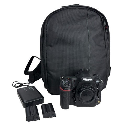 Nikon D850 DSLR Digital Camera Black Body, Large Bag, 2 Batteries & Charger