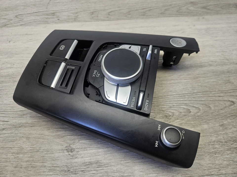 Audi A3 2015 2016 central audio navegación consola control interruptor MMI fabricante de equipos originales usado Foto 2 de 4