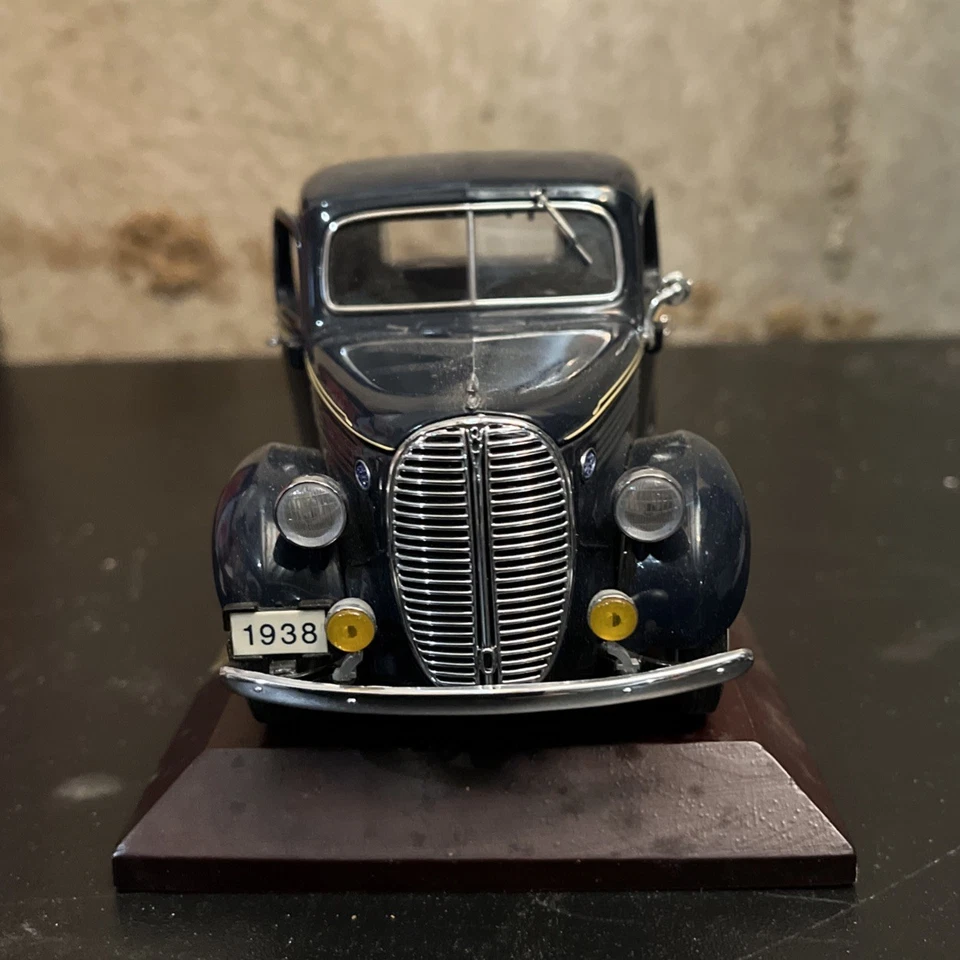 1/24 丹伯里完好 1938 年福特皮卡车深蓝色完好 — 第 3/4 张图片