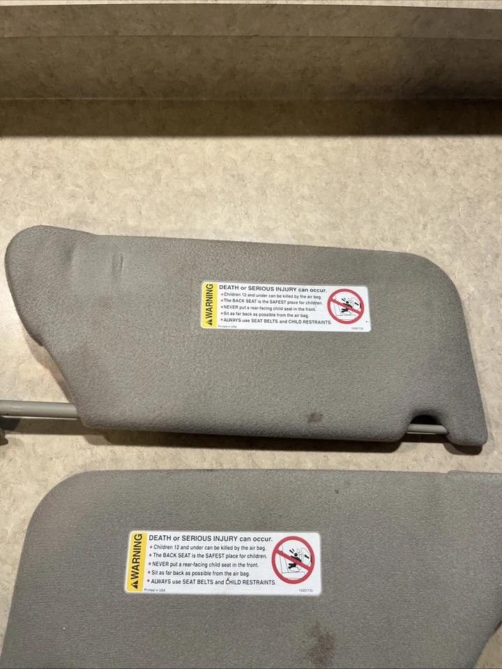 ✅ 98-04 CADILLAC SEVILLE PARASOLES IZQUIERDO Y DERECHO CONJUNTO PARASOLES PAR *GRIS* LIMPIO Foto 2 de 4