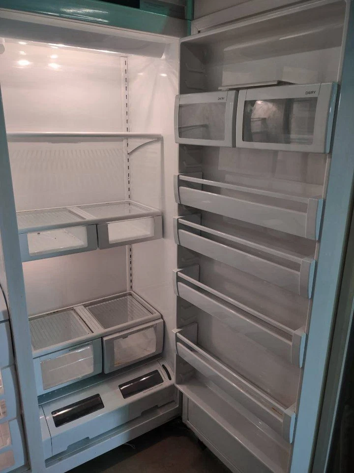 Viking Professional Series Refrigerator - Stainless Steel - Used - Image 4 of 4