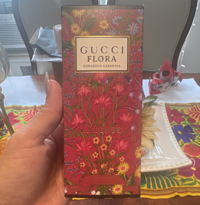 Gucci Flora Gorgeous Gardenia Intense Eau de Parfum Spray 3.3 fl oz Regular