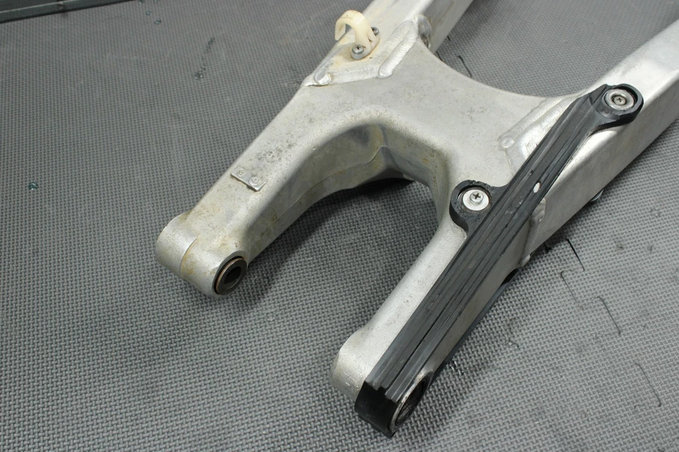 Kawasaki KX250F 2009 OEM basculante brazo oscilante suspensión 33001-0190 Foto 2 de 4