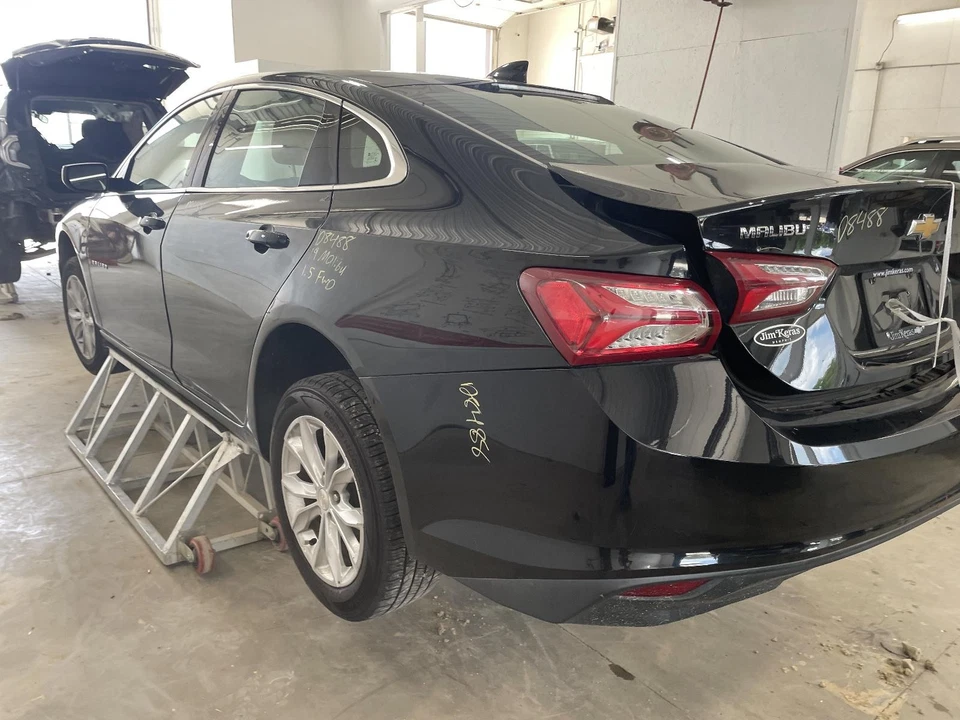 Used Front Right Seat Belt Front fits: 2019 Chevrolet Malibu bucket passenger re Foto 2 de 4