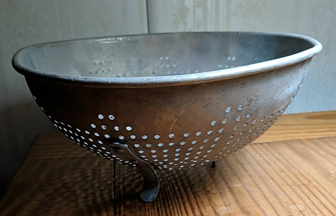 Aluminum Colander/ Strainer~~VINTAGE