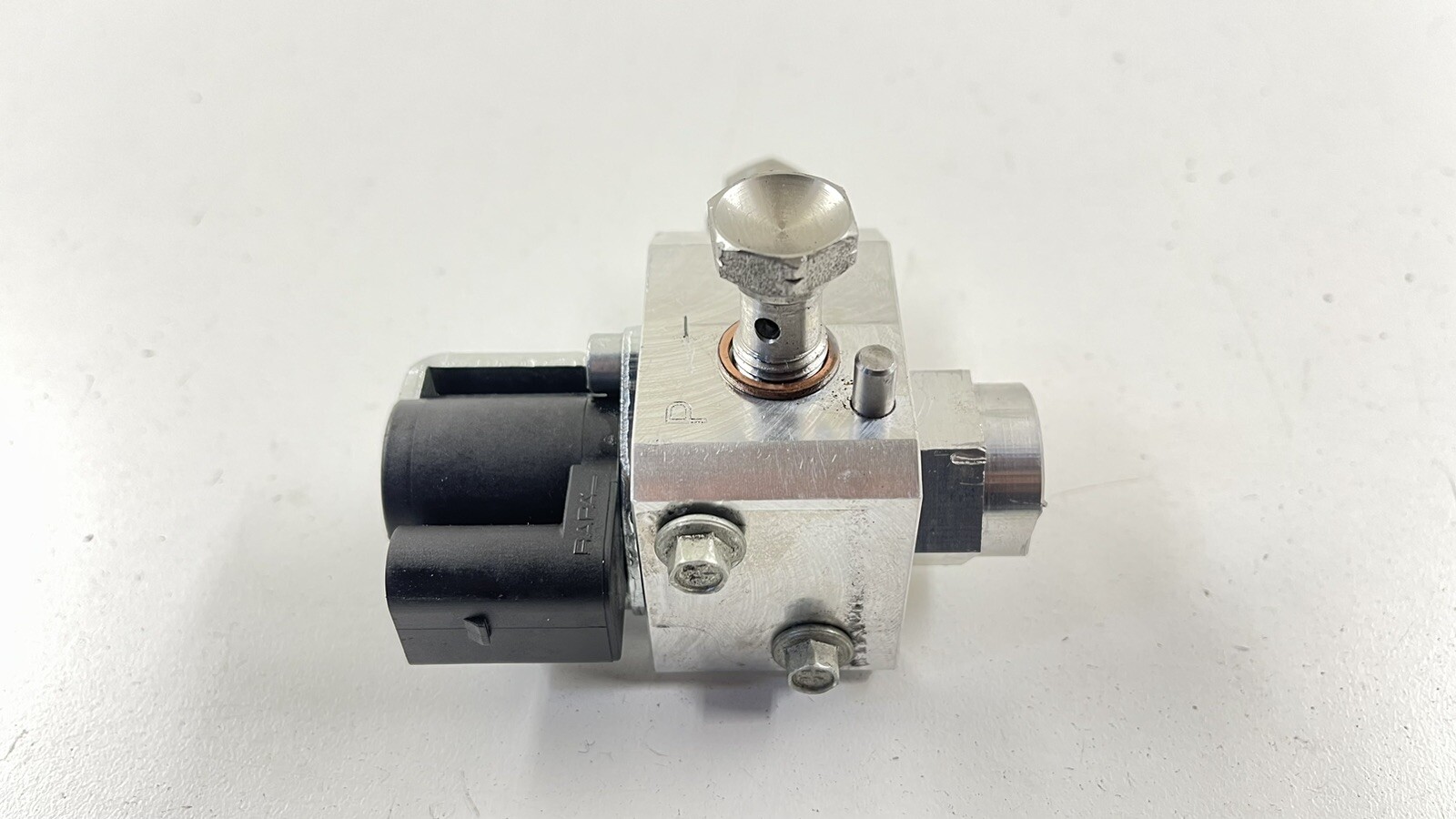 15-17 MCLAREN 650S HYDRAULIC OIL VALVE BLOCK SOLENOID 11B1103CP OEM