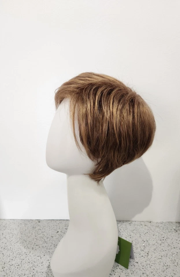 Peluca Pixie Asimétrica Corta Encaje Frontal Jett by ESTETICA Designs R30/28/26 Foto 4 de 4