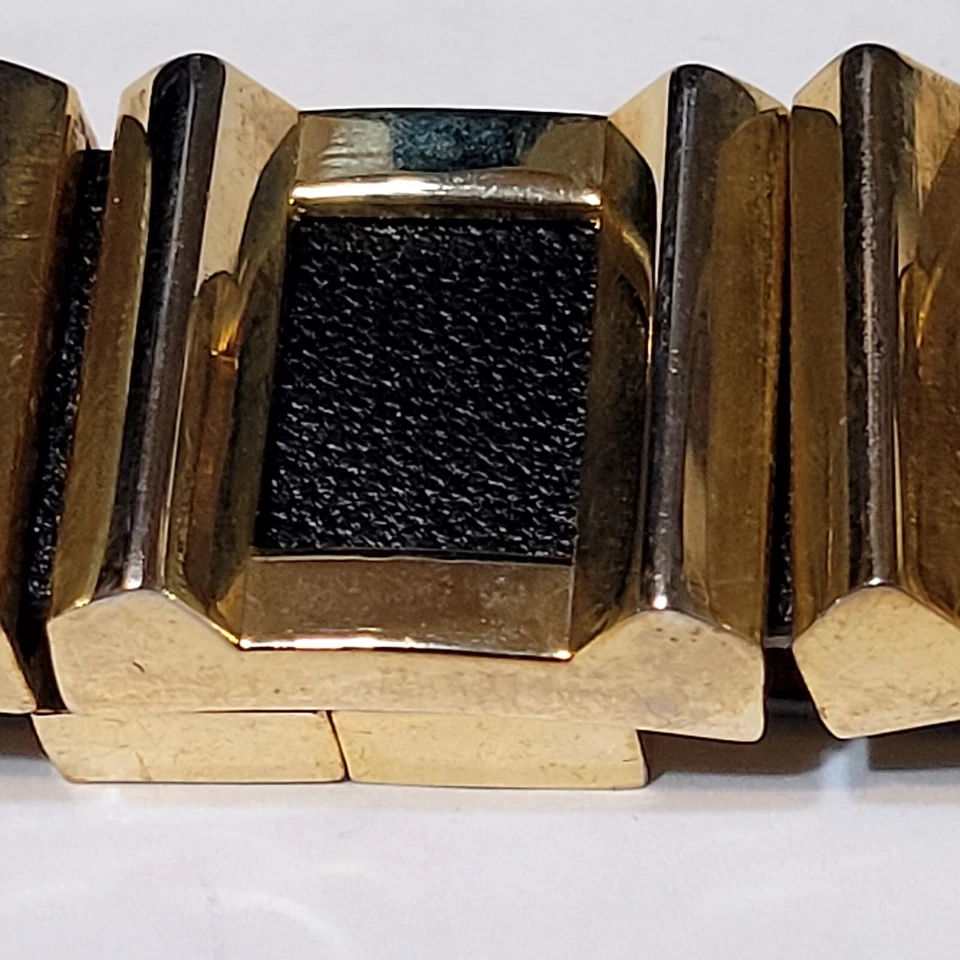 Vince Camuto Cuero Negro Tono Dorado Cierre Magnético con Cierre de Seguridad... Foto 4 de 4