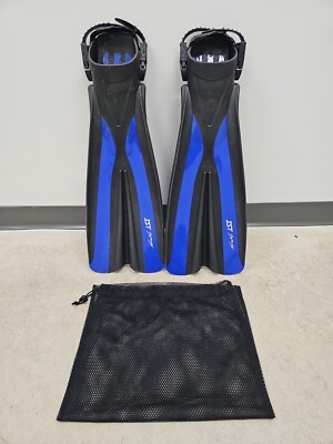 IST Sports Swim Fins in Blue w/ Adjustable Back Heel Strap, S/M With Mesh Bag