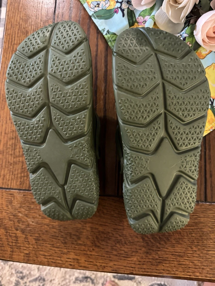 Kids Rubber Croc Like Shoes, Army Green, Big Kid Size 5, Approx. 9.4 inches long - Image 2 of 3