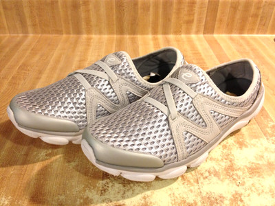 Easy Spirit Womens 9.5W Traveltime Riptide Silver Slip On Mule Clog Sneaker WIDE