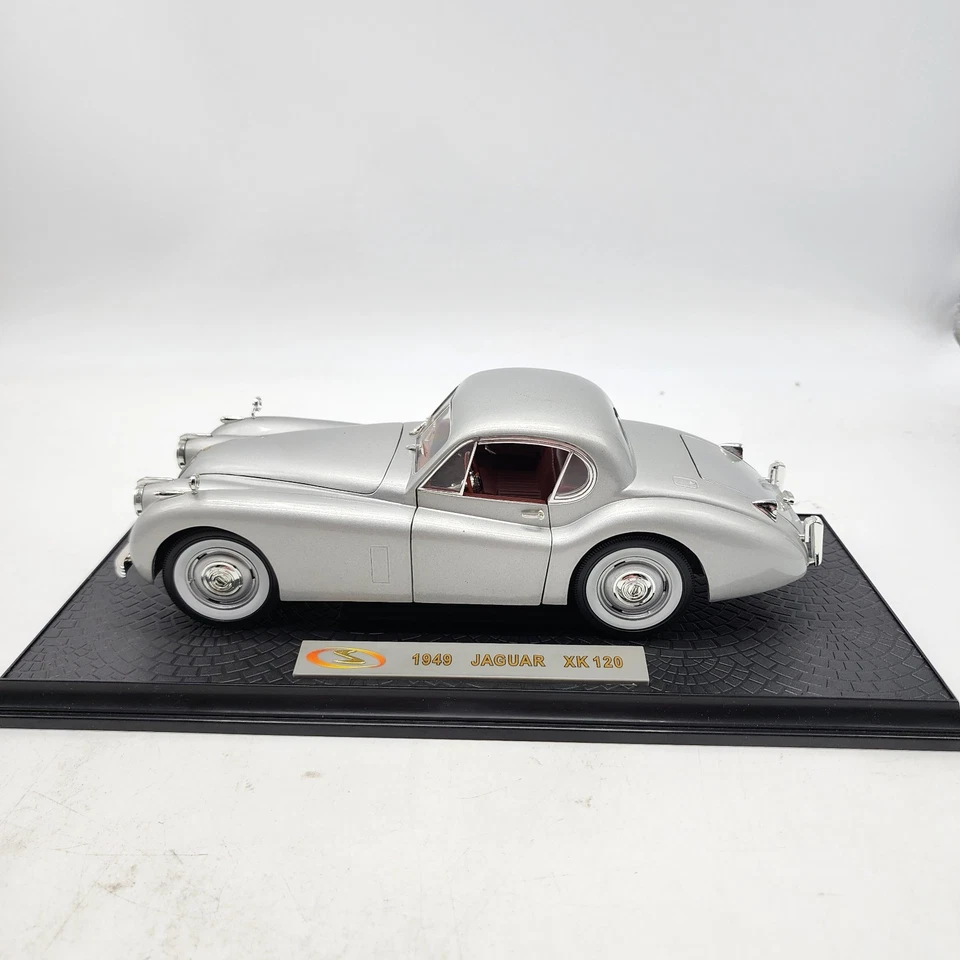 Литые модели 1949 Silver Jaguar XK 120 масштаб 1:18 трудно найти для коллекционеров - Изображение 2 из 4