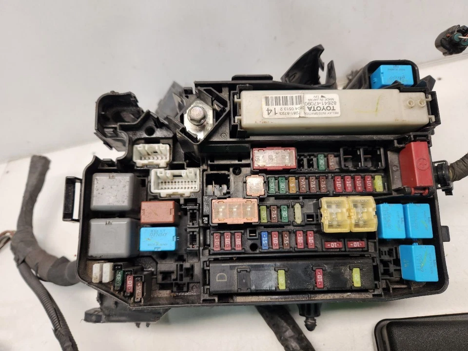 2012-15 Toyota Prius II (VIN DU / 1.8L) Engine Fuse Box PN: 8266247150 - Image 2 of 4