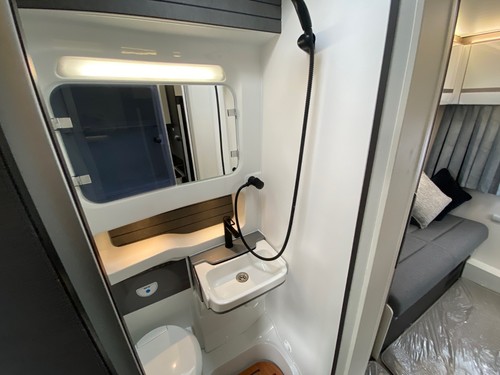 BRAND NEW! 2026 Swift Voyager 475 - Automatic - Rear dinette & Over Cab Bed - Picture 9 of 23