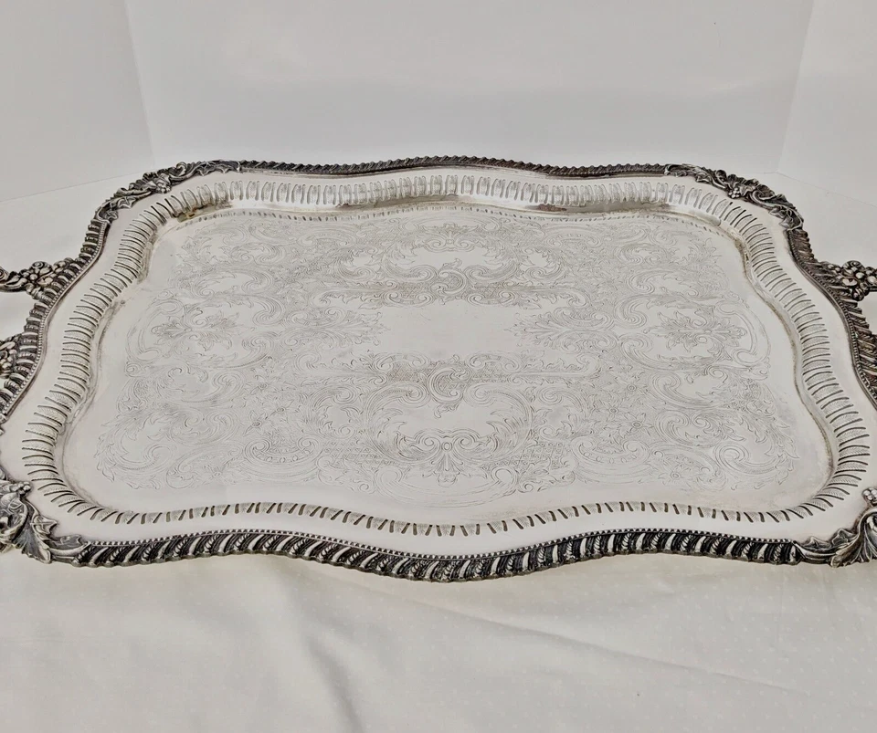 Crown Silver Co. Bandeja con patas de placa de plata asas 30" bayas frondosas perforadas ornamentadas Foto 4 de 4