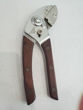 John Deere Hand Pruners Vintage Steel and Wood Handle TY4302
