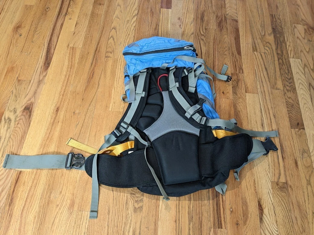 Marmot Diva 36 Womens Backpack Ski Axe Loop Hiking Day Bag Pack Hip Belt