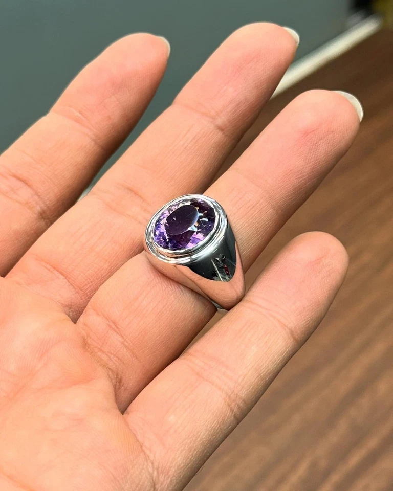 Anillo de plata piedra amatista natural - Elegante joyería de piedras preciosas púrpuras Foto 2 de 2