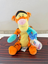 Disney Winnie the Pooh TIGGER Star Bean Bag Plush FROSTY FRIEND Tag w/ Protector
