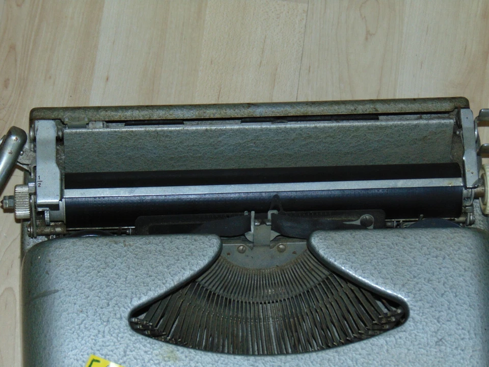Alte Vintage Reise Schreibmaschine  Antik - Bild 3 von 4