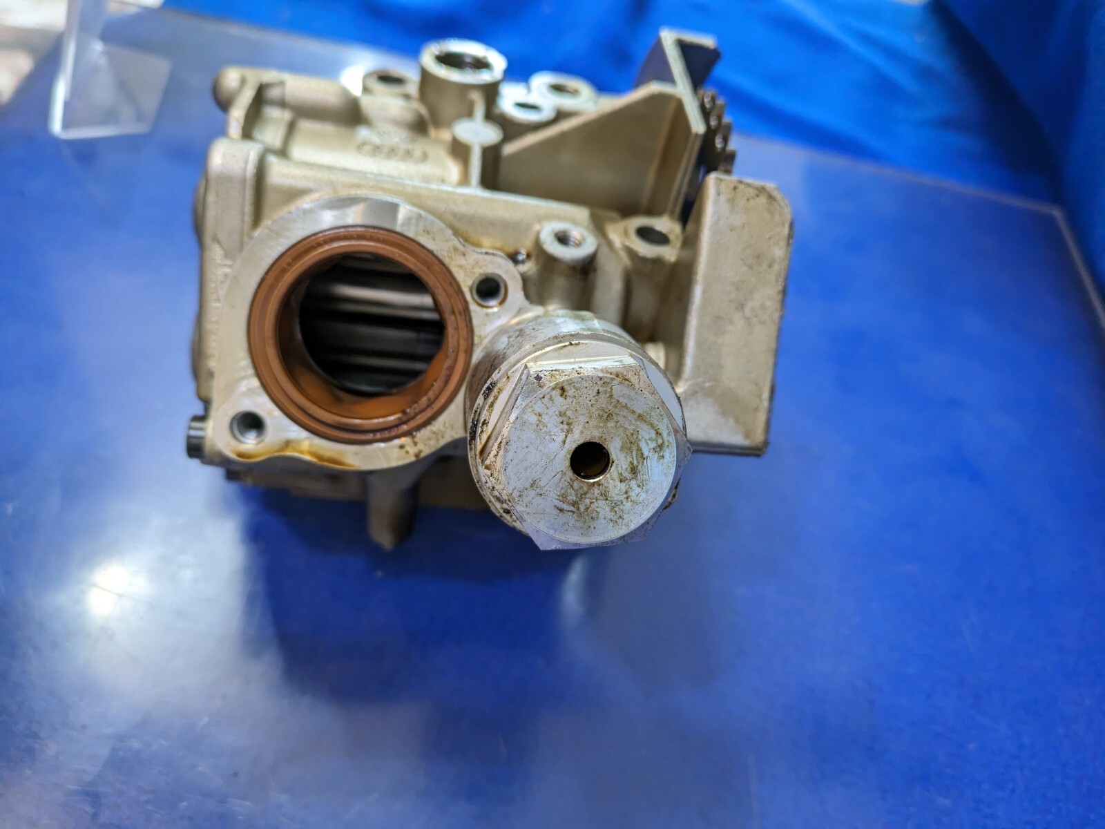 oem oil pump Bentley Continental 6.0 w12 07D115105K