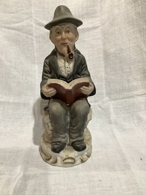 Decor ~Figurine~ Old Man Sitting On Bench, Smoking His Pipe Reading Book Vintage