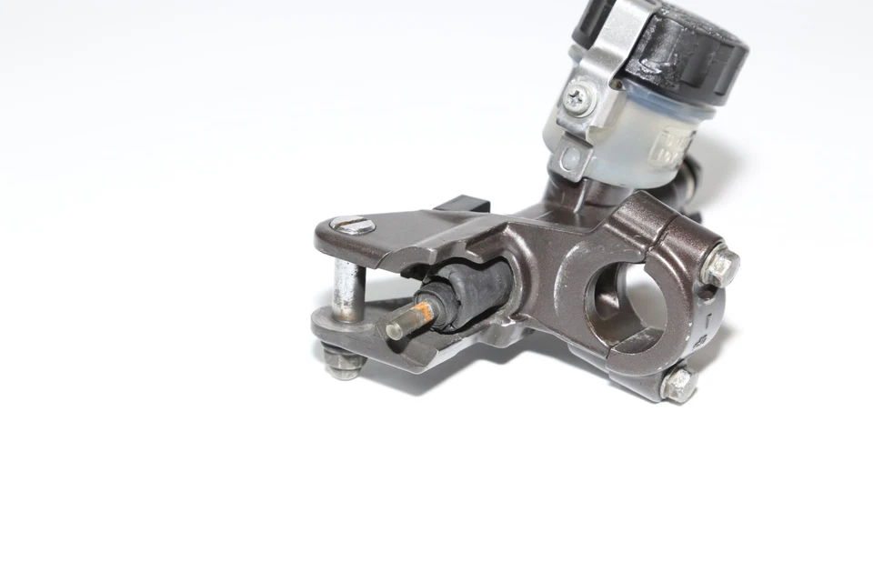 Cilindro maestro embrague hidráulico Honda Cbr1000rr 2006-2007 OEM  Foto 4 de 4