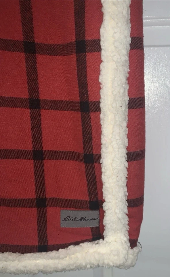 NWT Red Buffalo Plaid Flannel Reverse Faux Shearling Throw Blanket Eddie Bauer - Image 4 of 4