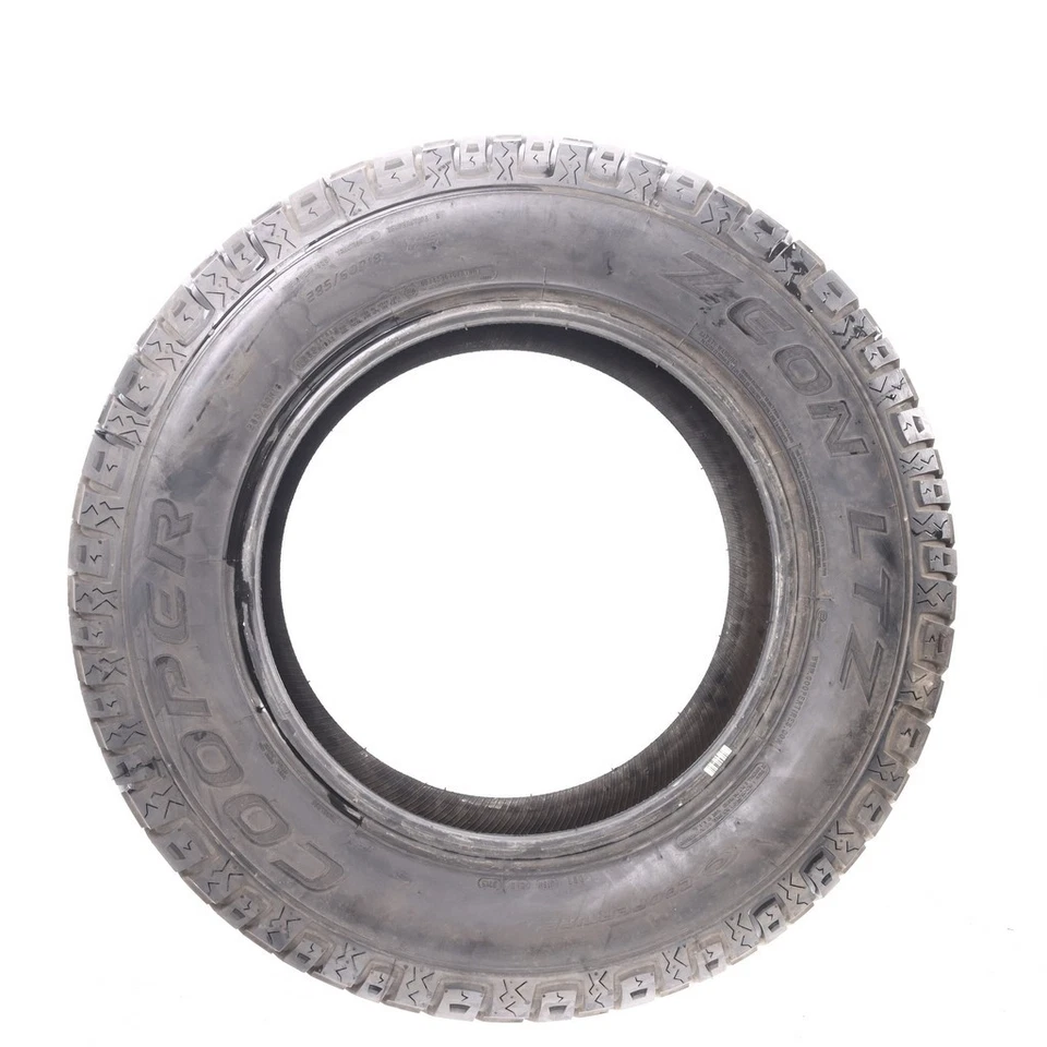 Cooper Zeon LTZ 120S 285/60R18 usado - 15/32 Foto 4 de 4