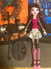 Monster High Draculaura Frightfully Tall Ghouls 17in Doll Articulated Outfit