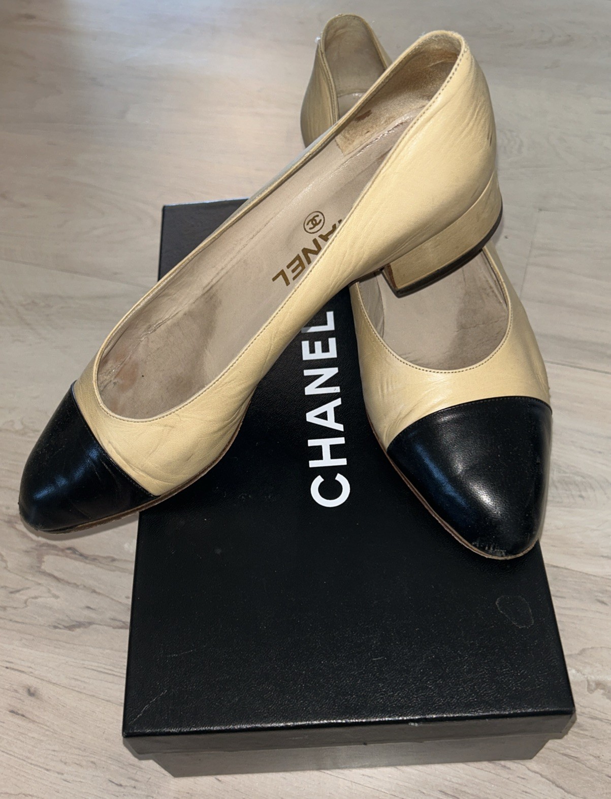 CHANEL Beige/Black Classic Cap Toe Lambskin Ballet Flats US 8 EU 38