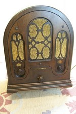 MOD. 165 WORKING ATWATER KENT SUPER-HETERODYNE 1930's CATHEDRAL RADIO. VERY NICE