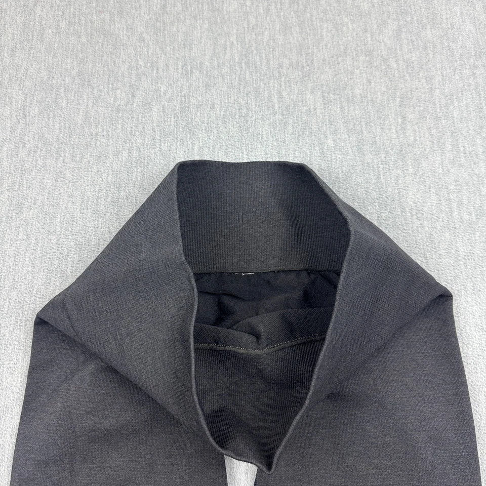 Leggings Lululemon Feminina 6 Preta Ebb And Flow Crop II Sem Costura Yoga Atlética - Imagem 3 de 4