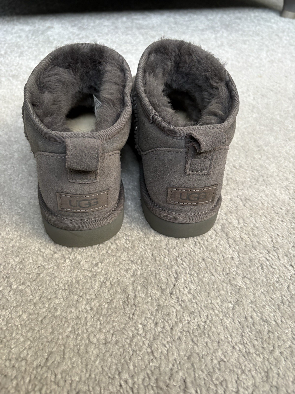 UGG Classic Ultra Mini Women's Boot UK Size 5 - RRP £145! image 2