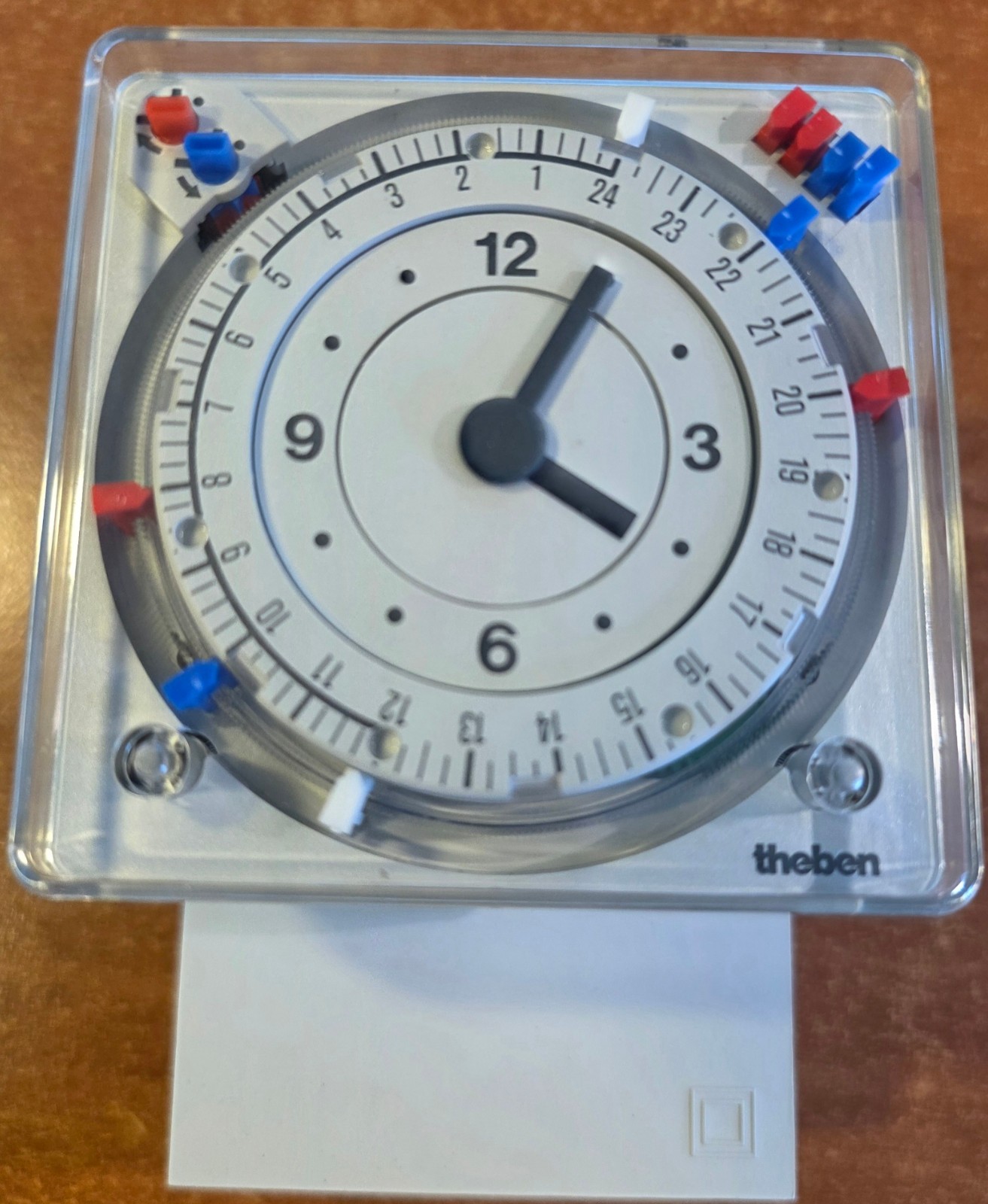 Horloge synchrone theben 2690033 avec programme 7 jours pour commutation précise de l'éclairage - 2