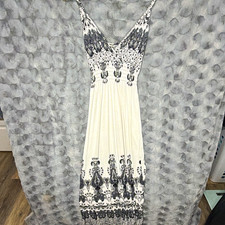 Women’s White/Black Paisley V-Neck Sleeveless Strap Midi Sundress Regular