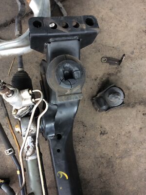 2003-2007 Infiniti G35 Coupe Front Suspension Crossmember Assembly