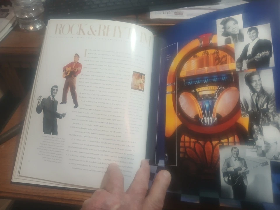 1993 USPS Commemorative Stamp Collection Yearbook Book with SEALED STAMPS Elvis - Image 3 of 4