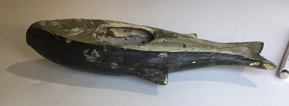 Contenedor de caramelos de papel maché de Dresde figura pez trucha ojos de vidrio adorno RARO Foto 3 de 4