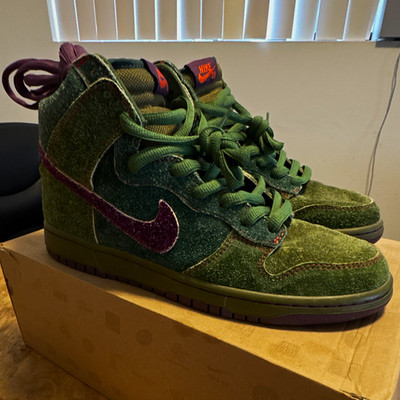 Nike SB Dunk Skunks High Suede Skateboarding Shoes Green/Purple Men s US 9.5 D