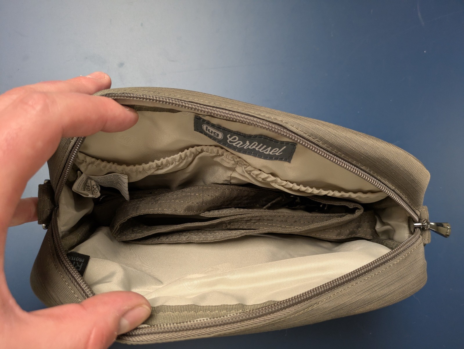 Lug Carousel Crossbody Gray - EUC - image 4