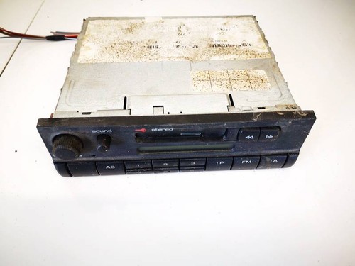 Volkswagen Passat 1996 Autoradio used, Genuine #2509020-81