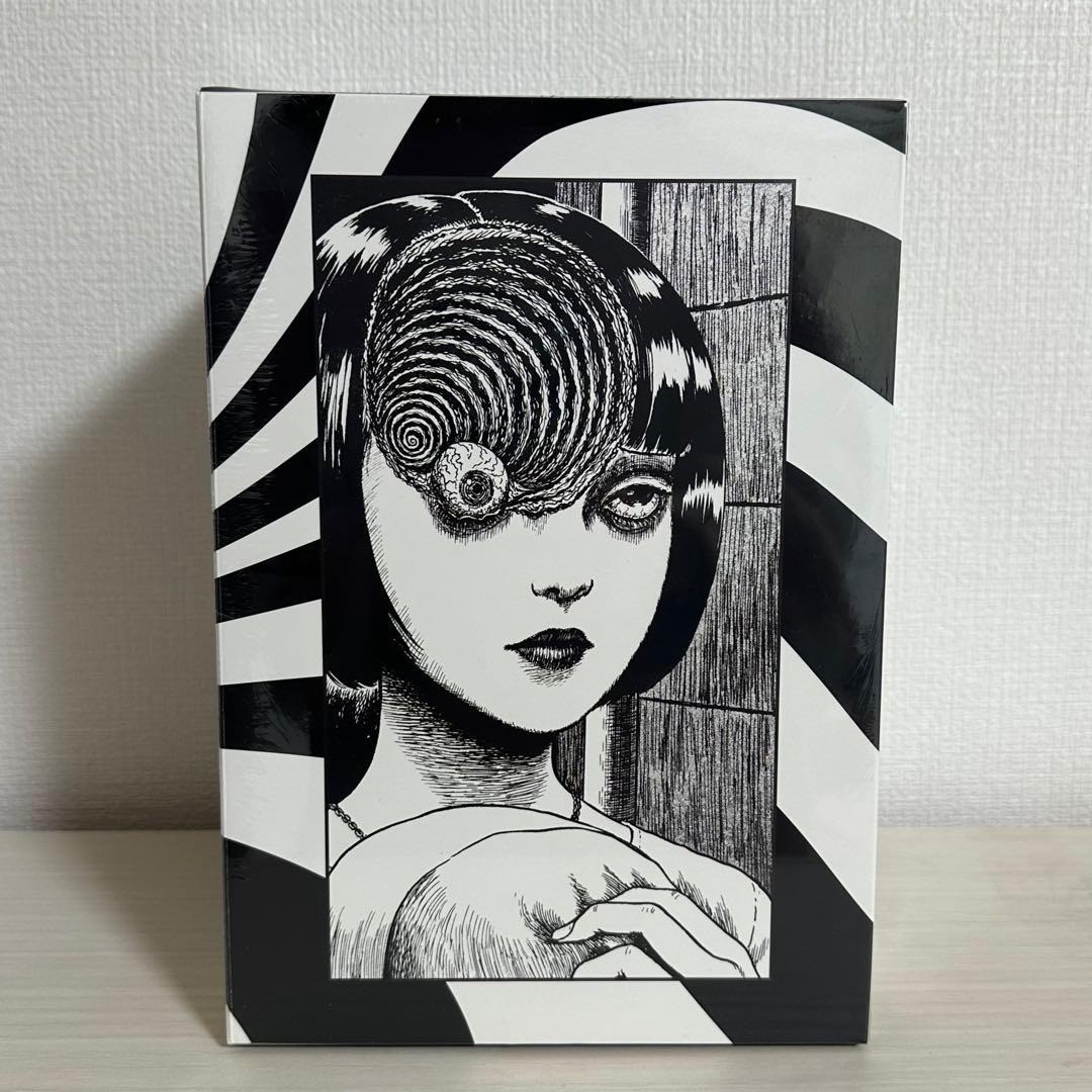UNBOX INDUSTRIES Junji Ito Uzumaki Azami Kurotani Sofubi Soft Viny
