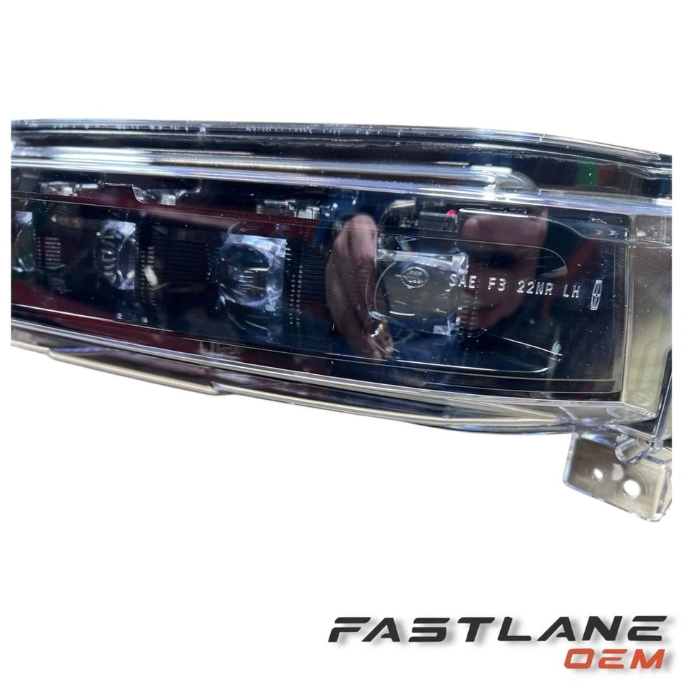 MONTAJE FARO ANTINIEBLA LINCOLN NAVIGATOR 2022-2024, IZQUIERDO NUEVO OEM NL7Z-15201-A Foto 4 de 4
