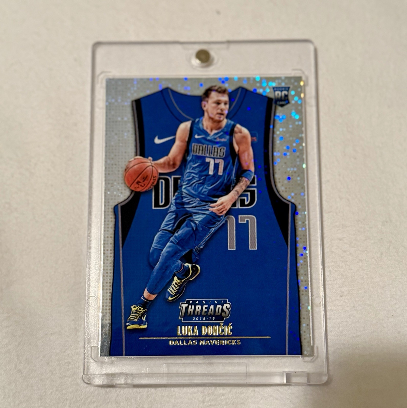 LUKA DONCIC 2018-19 Panini Threads RC DAZZLE #141 NBA Mavericks Lakers ROOKIE RC