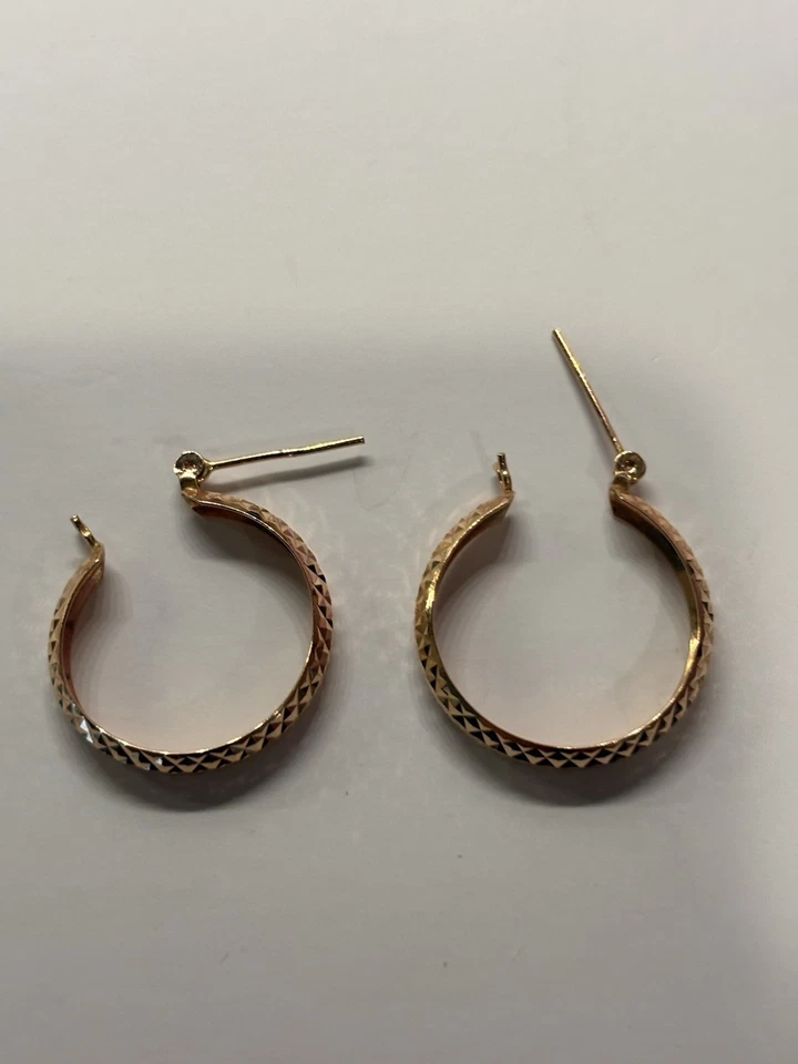 14K Rose Gold Hoop Earrings Faceted Finish Adds Shine 1 Inch Diameter 2.88 Grams - Image 3 of 4