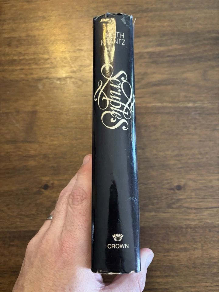 SIGNED Scruples By Judith Krantz First Printing 1st Edition 1978 HCDJ Foto 4 de 4