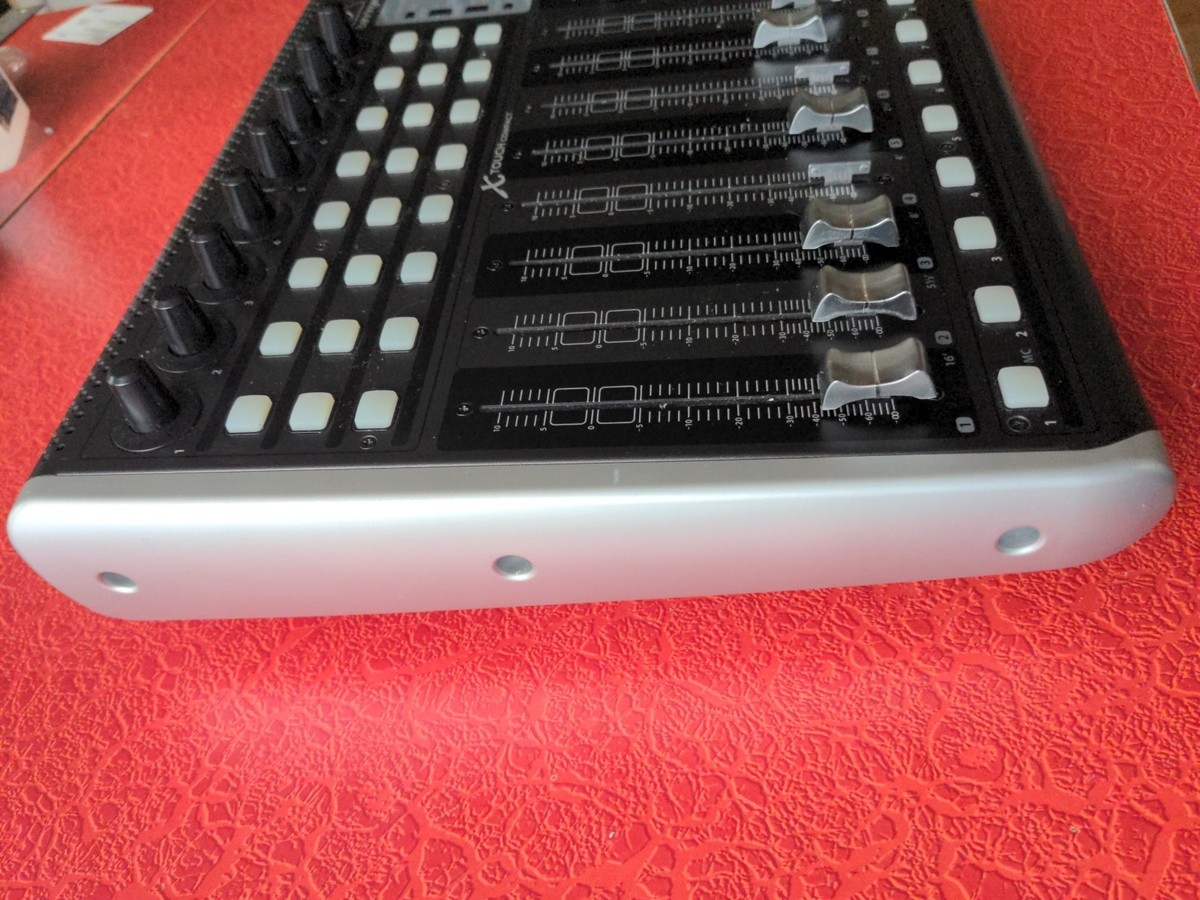 Behringer X-Touch Compact Universal Control Surface Music
