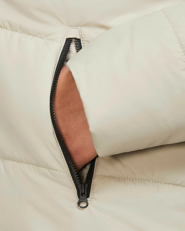 CHAQUETA NIKE SPORTSWEAR RELLENO SINTÉTICO PIEDRA, BLANCA, NEGRA DA2046-230 MUJER TALLA 1X Foto 4 de 4